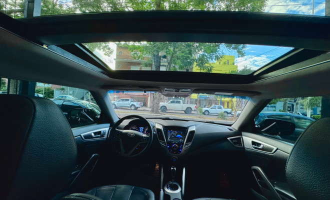 Hyundai Veloster 1.6 16V  140cv Aut. 2012 Gasolina-6