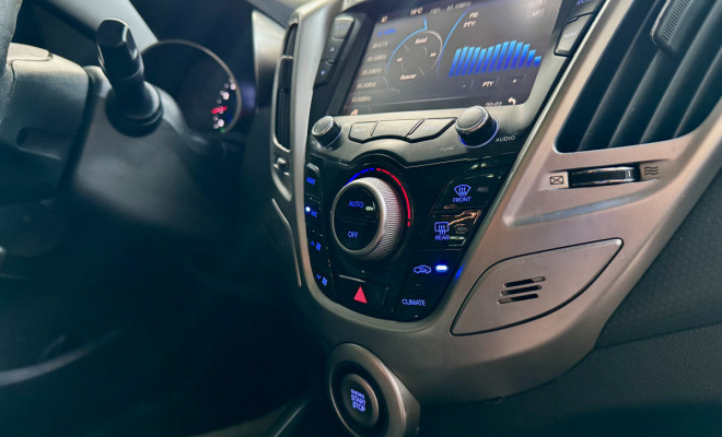 Hyundai Veloster 1.6 16V  140cv Aut. 2012 Gasolina-7