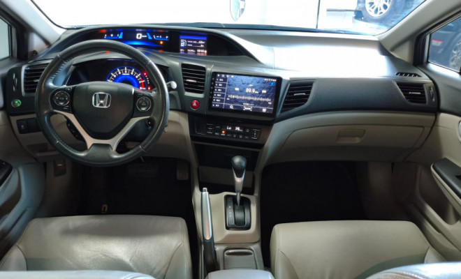 Honda Civic Sedan LXR 2.0 Flexone 16V Aut. 4p 2016 Flex-10