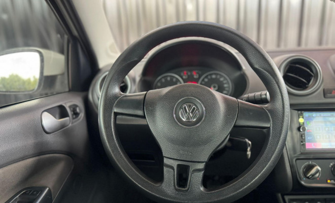 VW - VolksWagen VOYAGE TREND 1.6 Mi Total Flex 8V 4p 2013 Flex-8