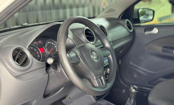 VW - VolksWagen VOYAGE TREND 1.6 Mi Total Flex 8V 4p 2013 Flex-5