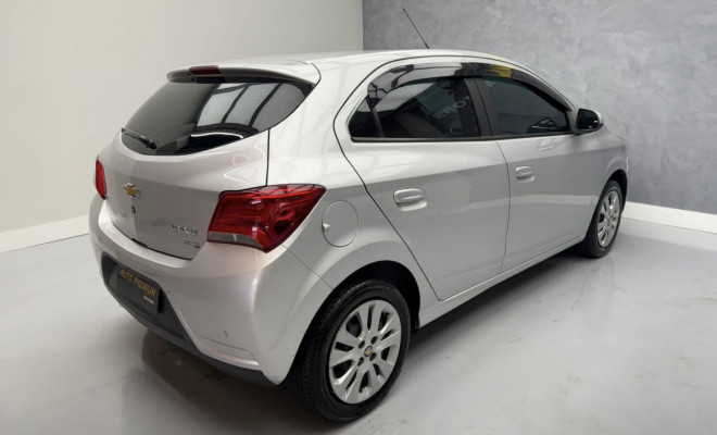 GM - Chevrolet ONIX HATCH LT 1.4 8V FlexPower 5p Mec. 2017 Flex-2