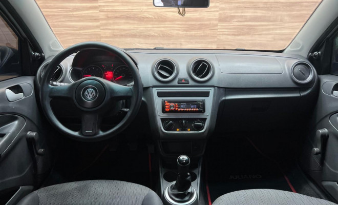 VW - VolksWagen Gol (novo) 1.0 Mi Total Flex 8V 4p 2013 Flex-4