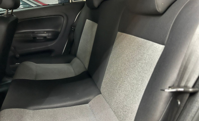 VW - VolksWagen Gol (novo) 1.0 Mi Total Flex 8V 4p 2013 Flex-9