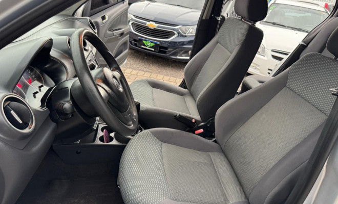 VW - VolksWagen Gol (novo) 1.6 Mi Total Flex 8V 4p 2013 Flex-9