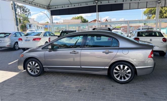 Honda Civic Sed. LXL/ LXL SE 1.8 Flex 16V Aut. 2011 Flex-4