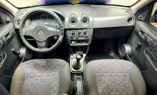 GM - Chevrolet PRISMA  Sed. Maxx/ LT 1.4 8V ECONOF. 4p 2010 Gasolina-11