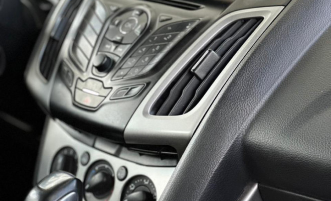 Ford Focus 1.6 S/SE/SE Plus Flex 8V/16V  5p 2015 Flex-4