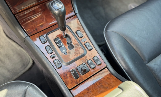 Mercedes-Benz E-320 3.2 Elegance 2000 Gasolina-10