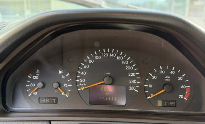 Mercedes-Benz E-320 3.2 Elegance 2000 Gasolina-7