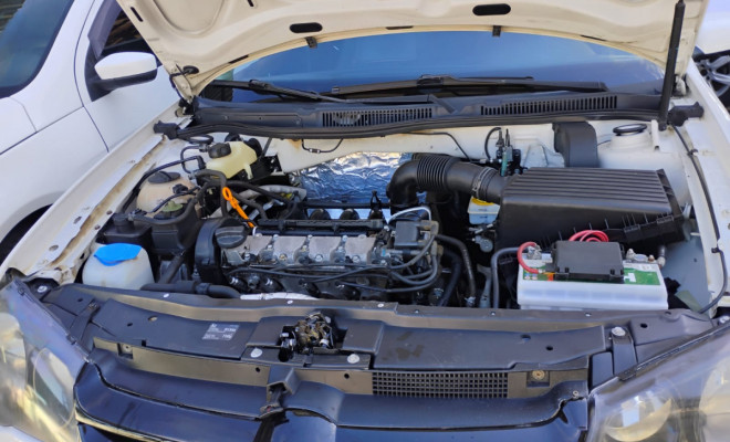 VW - VolksWagen Golf 2.0/2.0 T. Flex Mec.(Black & Silv) 2011 Flex-4