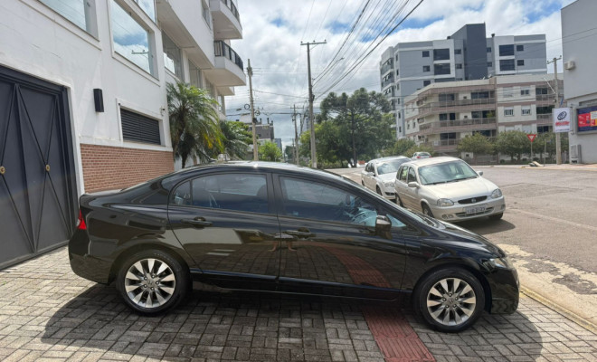 Honda Civic Sed. LXL/ LXL SE 1.8 Flex 16V Aut. 2011 Flex-2