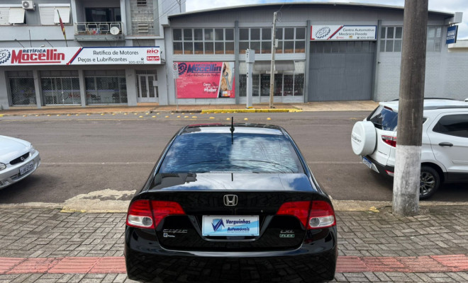 Honda Civic Sed. LXL/ LXL SE 1.8 Flex 16V Aut. 2011 Flex-4