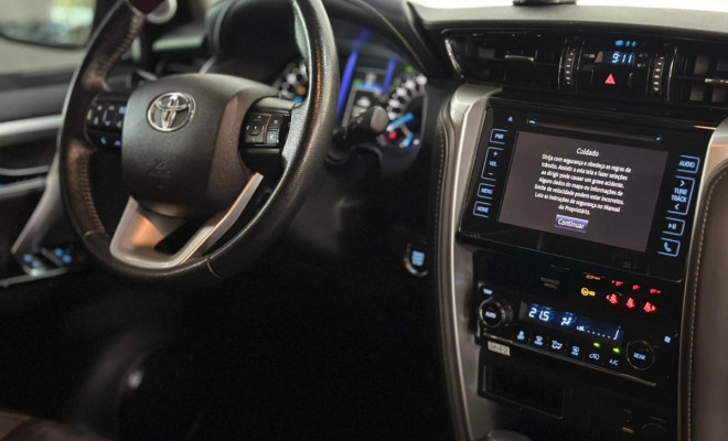 Toyota Hilux SW4 SRV 4x2 2.7 Flex 16V Aut. 2019 Flex-5