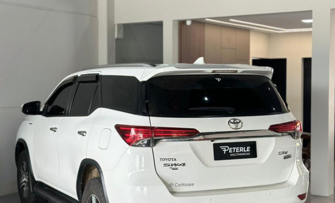 Toyota Hilux SW4 SRV 4x2 2.7 Flex 16V Aut. 2019 Flex-3