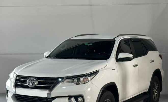 Toyota Hilux SW4 SRV 4x2 2.7 Flex 16V Aut. 2019 Flex-10