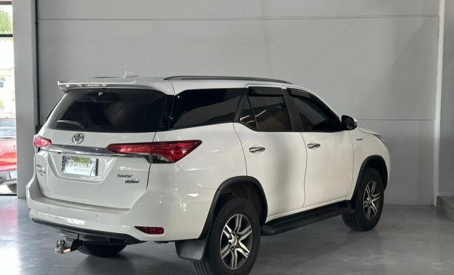 Toyota Hilux SW4 SRV 4x2 2.7 Flex 16V Aut. 2019 Flex-22