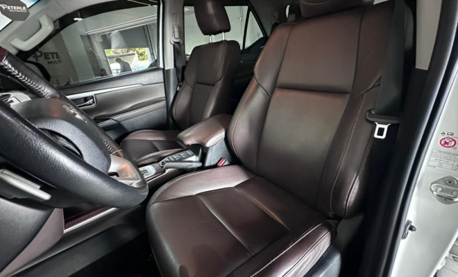 Toyota Hilux SW4 SRV 4x2 2.7 Flex 16V Aut. 2019 Flex-18