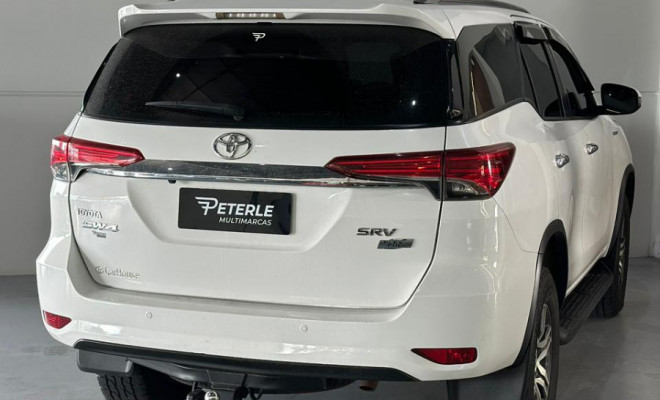 Toyota Hilux SW4 SRV 4x2 2.7 Flex 16V Aut. 2019 Flex-11