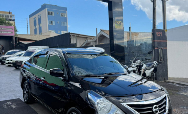 Nissan VERSA UNIQUE 1.6 16V Flex 4p Mec. 2016 Flex