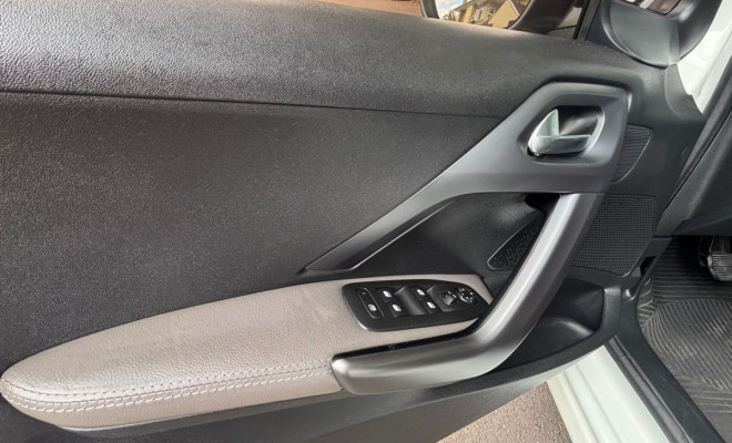 Peugeot 208 Griffe 1.6 Flex 16V 5p Aut. 2015 Flex-2