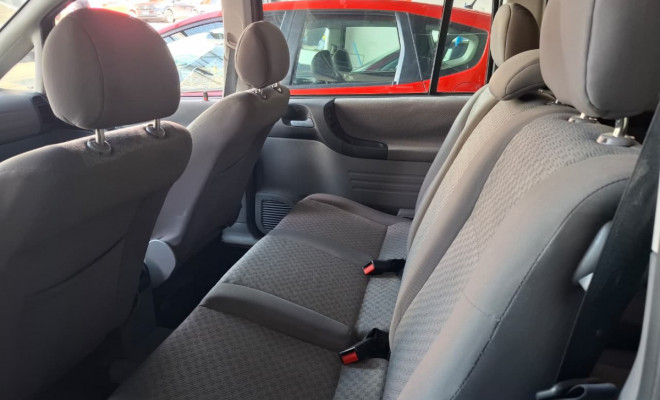 GM - Chevrolet Zafira Expres. 2.0 MPFI FlexPower 5p Automático 2012 Flex-7