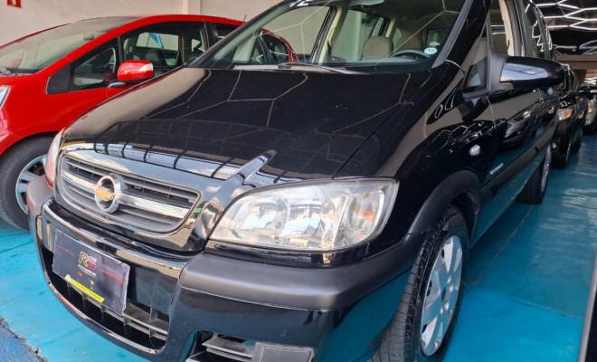 GM - Chevrolet Zafira Expres. 2.0 MPFI FlexPower 5p Automático 2012 Flex-1