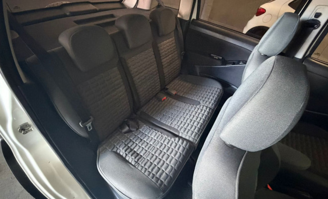 Fiat Idea Advent./ Adv.LOCKER 1.8 mpi Flex 5p 2013 Flex-4