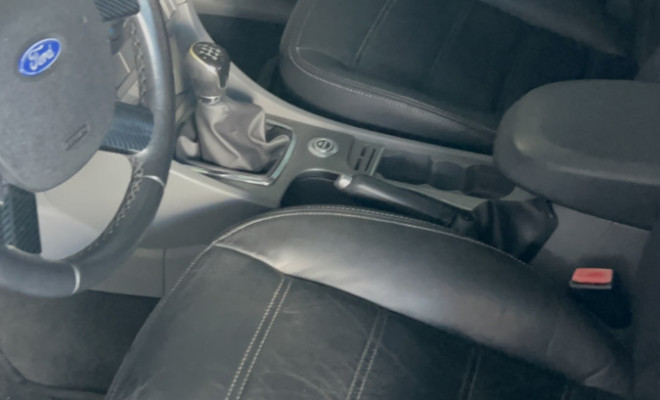 Ford Focus Ghia/ XR 2.0 /Ghia 2.0 16V Flex 5p 2009 Gasolina-0