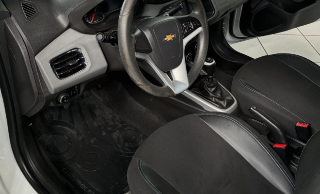 GM - Chevrolet ONIX HATCH LT 1.0 8V FlexPower 5p Mec. 2019 Flex-8