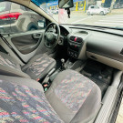 GM - Chevrolet Corsa Hatchback 1.0 MPFI 8V 71cv 5p 2004 Gasolina-5