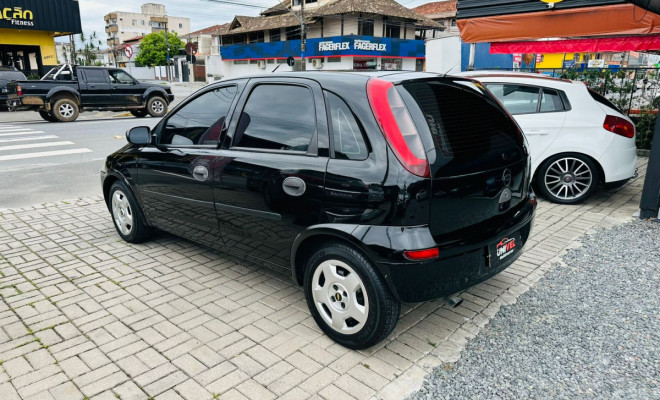 GM - Chevrolet Corsa Hatchback 1.0 MPFI 8V 71cv 5p 2004 Gasolina-4