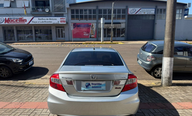 Honda Civic Sedan LXR 2.0 Flexone 16V Aut. 4p 2016 Flex-4