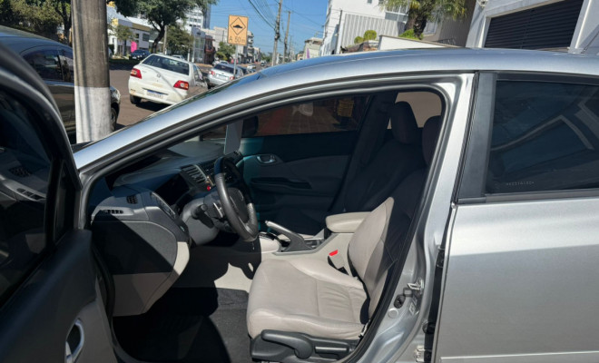 Honda Civic Sedan LXR 2.0 Flexone 16V Aut. 4p 2016 Flex-6