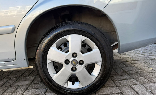 GM - Chevrolet PRISMA  Sed. Maxx/ LT 1.4 8V ECONOF. 4p 2008 Gasolina-8