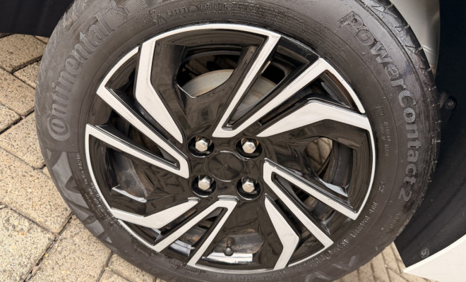 GM - Chevrolet ONIX SEDAN Plus LT 1.0 12V Flex 4p Mec. 2025 Flex-9