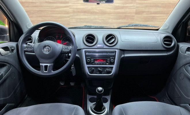 VW - VolksWagen VOYAGE Trendline 1.6 T.Flex 8V 4p 2015 Flex-4