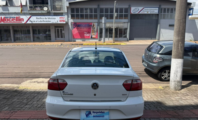 VW - VolksWagen VOYAGE Evidence 1.6 Total Flex 8V 4p 2015 Flex-4