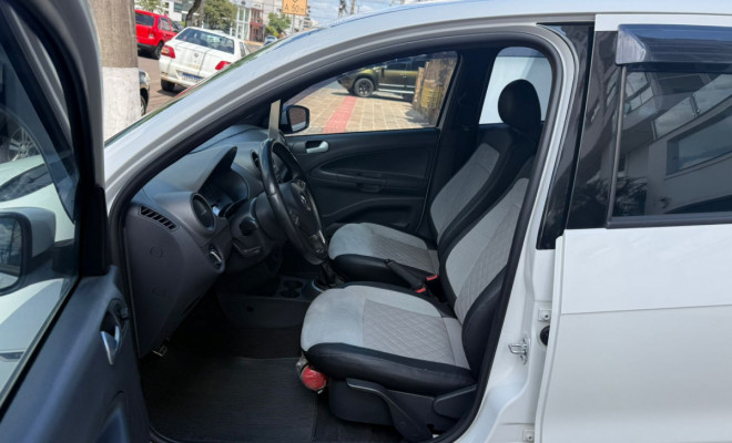 VW - VolksWagen VOYAGE Evidence 1.6 Total Flex 8V 4p 2015 Flex-6