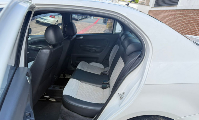 VW - VolksWagen VOYAGE Evidence 1.6 Total Flex 8V 4p 2015 Flex-7