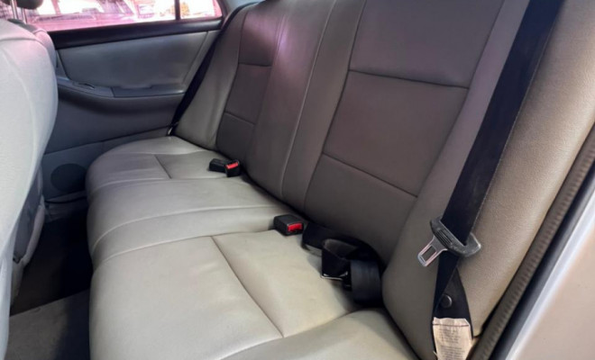 Toyota Corolla XLi 1.6 16V 110cv Mec. 2006 Gasolina-9