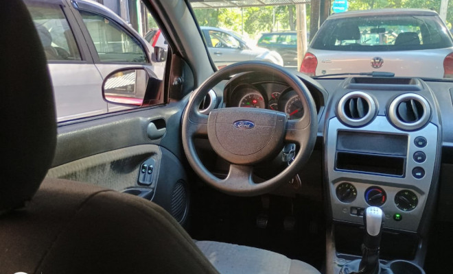 Ford Fiesta Sedan SE 1.6 16V Flex 4p 2013 Flex-9