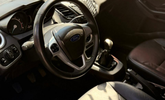 Ford Fiesta SEL 1.6 16V Flex Mec. 5p 2017 Flex-8