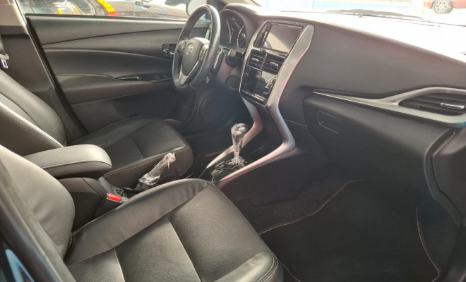 Toyota YARIS XLS Sedan 1.5 Flex 16V 4p Automático 2019 com Teto Solar.-15