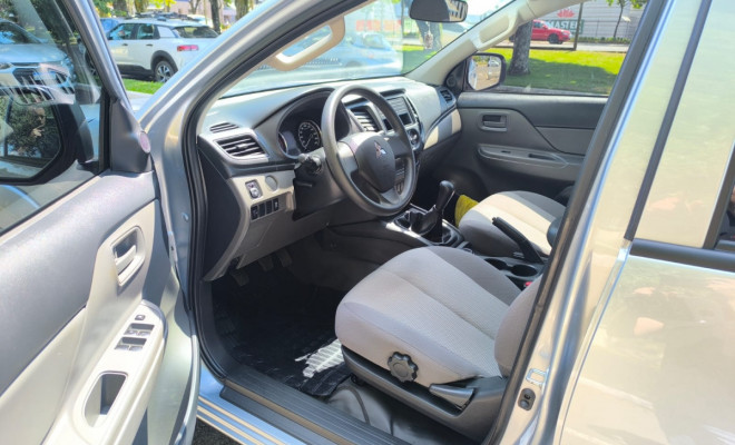 L200 TRITON GLX 2.4 CD 4x4 Manual-2