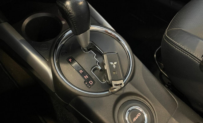 Mitsubishi ASX 2.0 16V 4x4 160cv Gasolina Aut. 2015-10