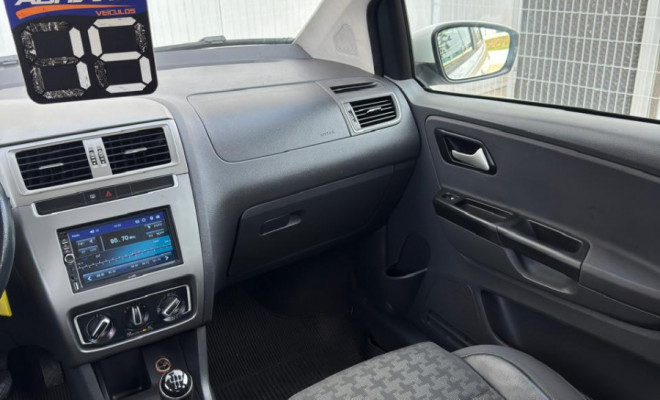 Fox Comfortline 1.6 2015 | Baixa km, completo e pronto para você-9