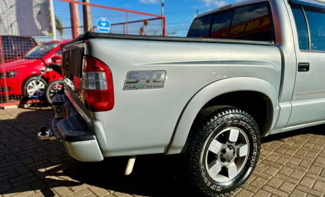 GM - Chevrolet S10 P-Up Executive 2.4 MPFI F.Power CD 2011 Flex-2