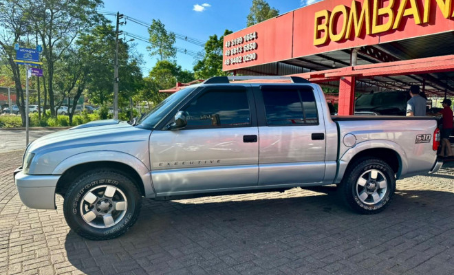 GM - Chevrolet S10 P-Up Executive 2.4 MPFI F.Power CD 2011 Flex-3