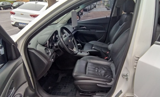 GM - Chevrolet CRUZE HB Sport LTZ 1.8 16V FlexP. 5p Aut 2014 Flex-6